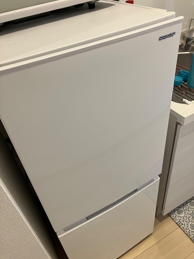 シャープの1人暮らし用冷蔵庫【3/26、3/29に東三国に引き取りに来て下さる方】