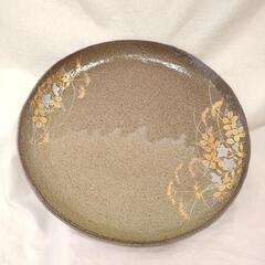 美品✨たち吉の大皿
金彩 花柄 ボタニカル 食器 陶器