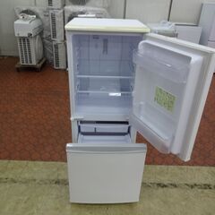 ID 331846　冷蔵庫２ドア　シャープ　137L　２０１７年製　SJ-14E5-KW