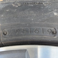 トヨタ純正アルミ付きタイヤ