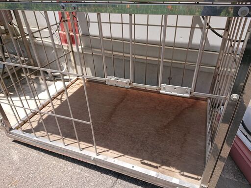 動物小屋 ステンレス製 業者制作品なのでしっかりしています。