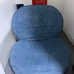 座椅子　幾何学デザイン　