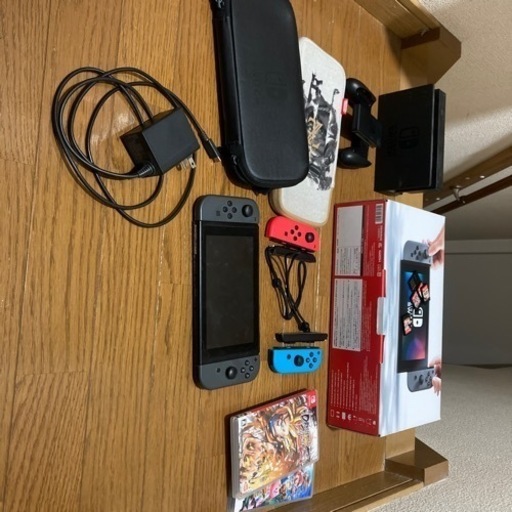 Nintendo Switch本体、箱 、ケース、ジョイコン4個、ソフト５つセット