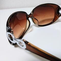 ∞型茶色のサングラス