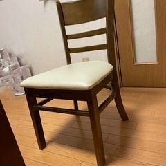 ダイニングテーブル　椅子4脚セット