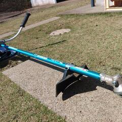 ﾏｷﾀ40Vmax充電式草刈機MUR005