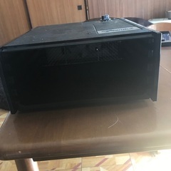 4つのトレイを備えたエクスカリバー脱水機。 適度に使用され、良好な状態です。 トレイライナー付き