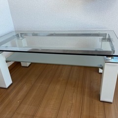 ニトリのガラスローテーブル