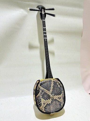 【苫小牧バナナ】中古 美品 入門用 三線 工工四付き 人工皮使用 音出しOK ハードケース付き♪
