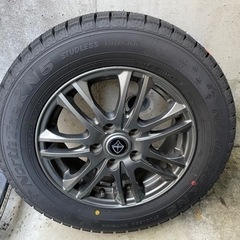 スタッドレス　ほぼ新品　バリ山　