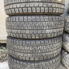 ピレリ 185/60R15 4本 冬タイヤ中古 溝あり格安 コン...