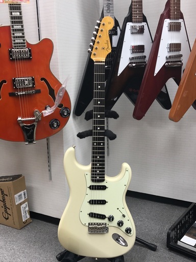 フェンダーJAPAN ST-62VSP 手巻きPU・K\u0026Tスラブキング搭載モデル。