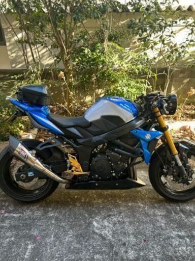 スズキ　GSR750