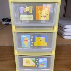 ☆お取引中　美品　値下げ くまのプーさん　プラスチック3段衣装ケ...