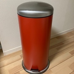 【ネット決済】【美品】IKEA ゴミ箱　ペダル式　赤　30リットル