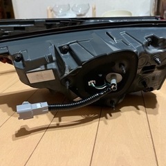 60ハリアー　後期　純正テールランプ