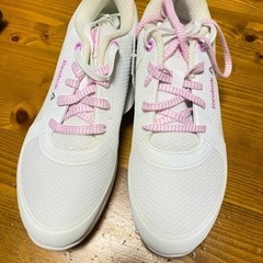 Reebok新品スニーカー(レディース)