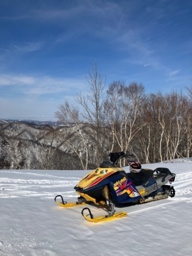 Ski-Doo Summit X 800 スノーモービル