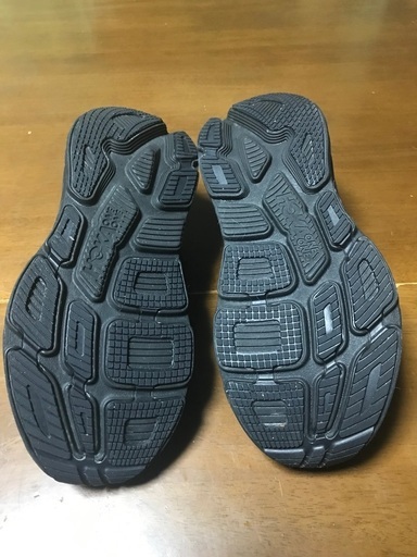 ホカ オネオネ ボンダイ 7 ランニングシューズ メンズサイズ26.5。 黒