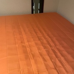 【無料でお譲り致します】シングルベッド(オレンジ色)