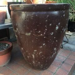 肥前の大甕（？） とても大きな甕と言うか壷というか。。