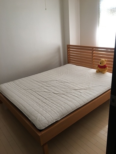 IKEA  クイーンサイズベッド
