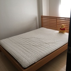IKEA  クイーンサイズベッド