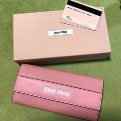 新品　miumiu 長財布 ピンク ロゴ