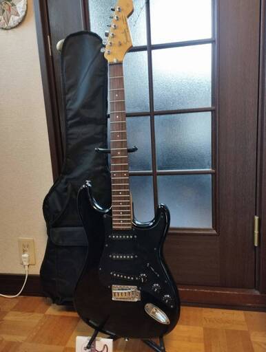 エレキギター　Samick ストラトタイプ　バッグ　弦　張替え済み