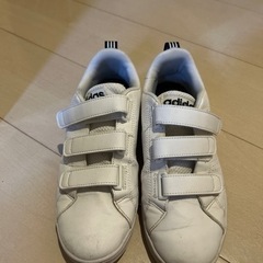 adidasスニーカー