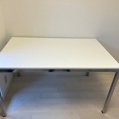 IKEA ダイニングテーブル　高級感あり✨ホワイト