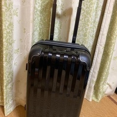 【お話し中】スーツケースブラックSサイズ　鏡面タイプ　