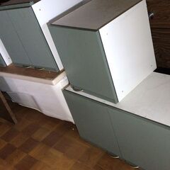 展示場用システムキッチン、食器洗機、天吊棚