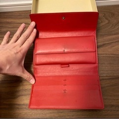 ルイヴィトン ヴェルニ 赤い財布