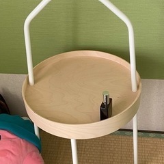 モダンなデザインの小さなベッドサイドテーブル,寝室,コーヒーテー...