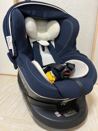 チャイルドシート　エールベベ