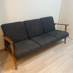 【やり取り中】3人掛けソファ（IKEAで2021年に購入しました）