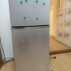 2002年製冷蔵庫 （無料で、謝金1500円を支給）