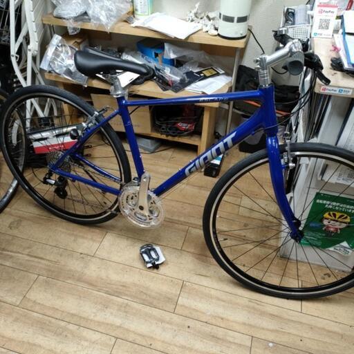 [受渡し完了しました] 今年クロスバイクを買った人ごめんなさい! GIANT ESCAPE R3LTD Sサイズ ブルー 最後の1台です。