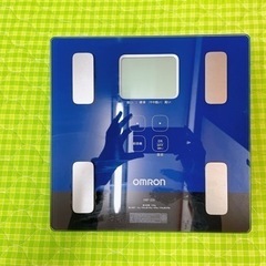 体重計（OMRON HBF-226-DB)