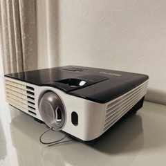 BenQ TH682ST 短焦点 Full HD プロジェクター
