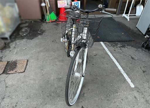 訳アリ 27インチ 自転車 6段切り替え ホワイト カゴ付き ライト付き 鍵 ...
