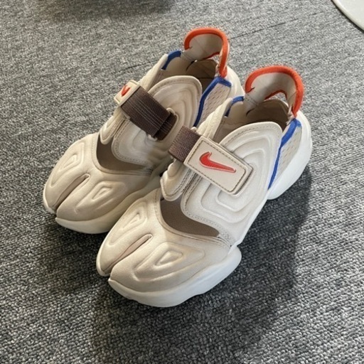 格安超特価】 NIKE ナイキ アクアリフト プレミアム 新品未使用 23.5