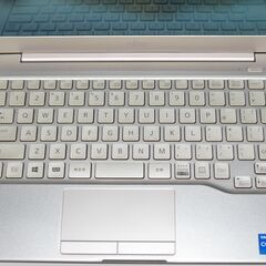 富士通 CH75/F3 i5-1135G7/メモリ8GB/爆速SSD256GB