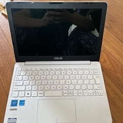【ネット決済】白のパソコン