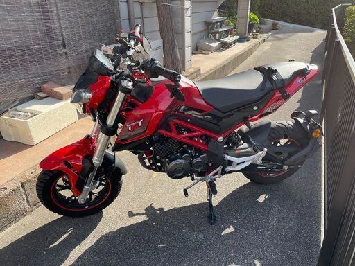 BENELLI　ベネリ　TNT125　赤　走行距離1900㎞