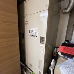 電気温水器2台とポンプ（無料）