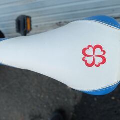 ヨツバサイクル　子供用自転車　ヒーローカラー　18インチ