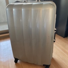 【差し上げます】キャリーバッグ(1週間〜10日間の旅行へいけるサイズ)