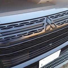 デリカD5 マットブラックグリル施工